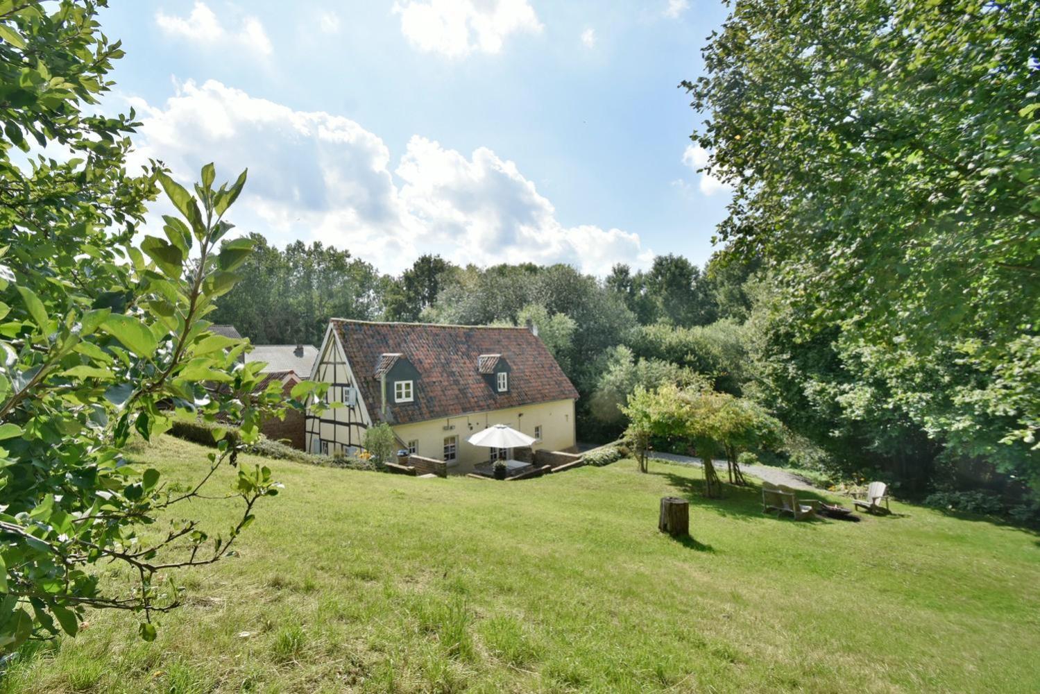 New! Unieke Vakantiewoning In Bosrijke Omgeving Tongeren Exterior photo
